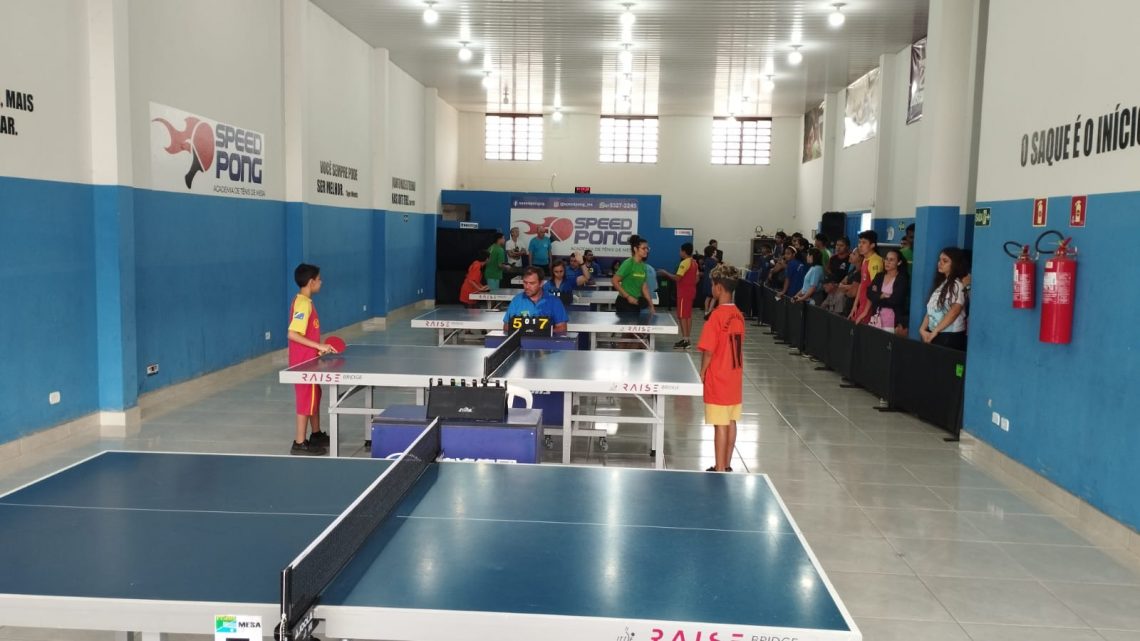 Torneio reúne mesatenistas escolares